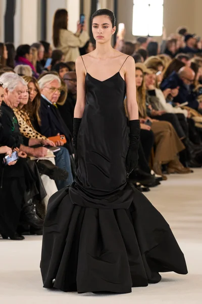 Look 27